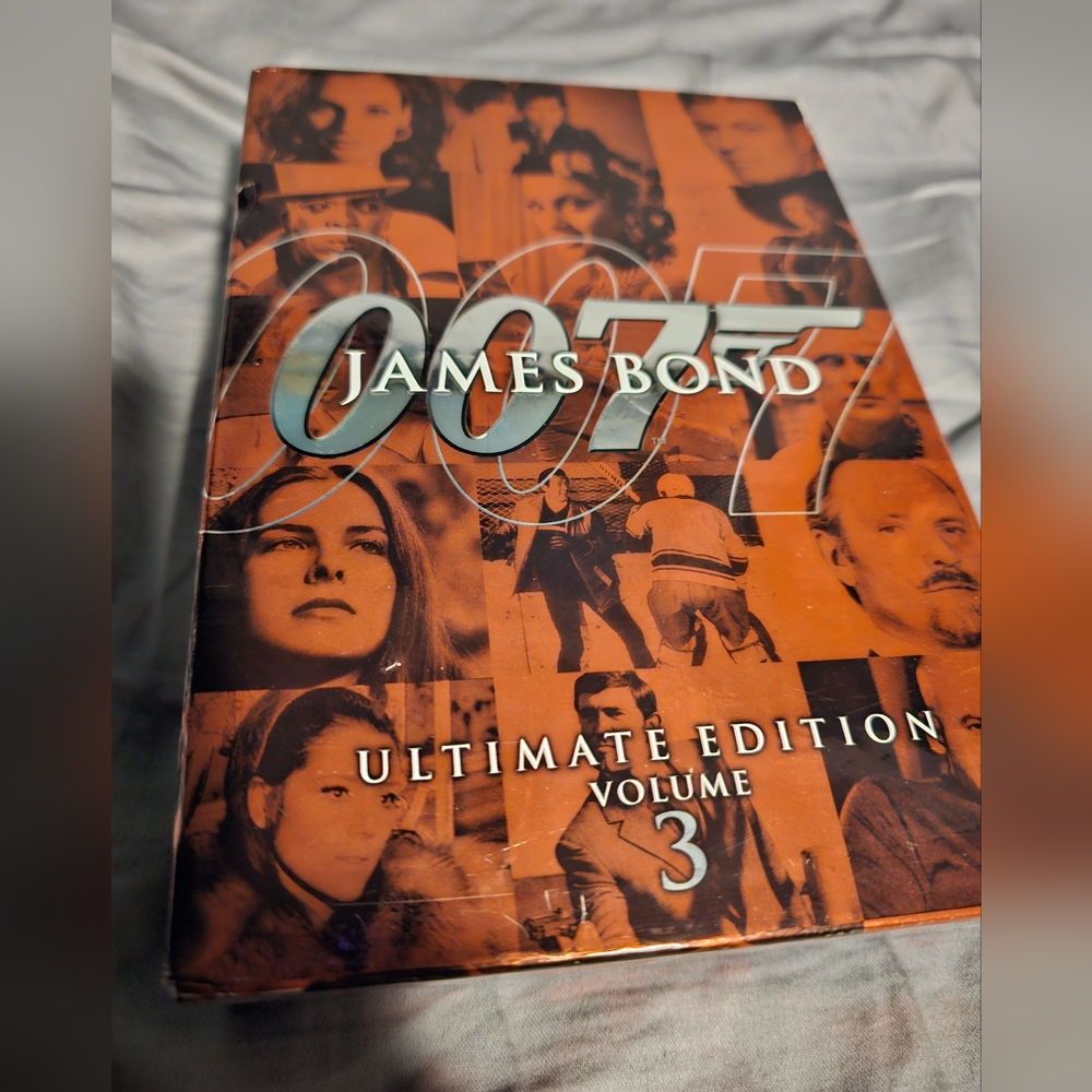 007 James‎ Bond ultimate collection volume 2